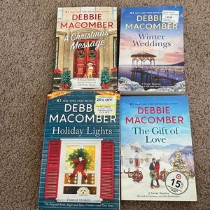 BOOKS - Debbie MacComber Holiday Bundle